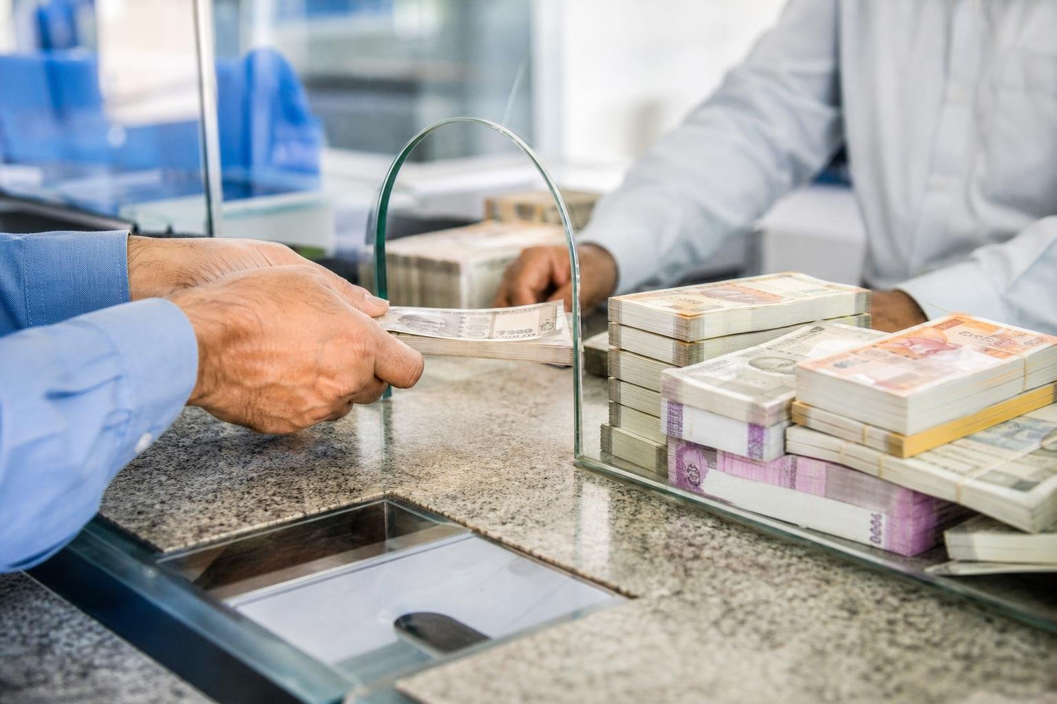 外貨準備は最高更新もルピー安止まらず、その理由をひも解く
